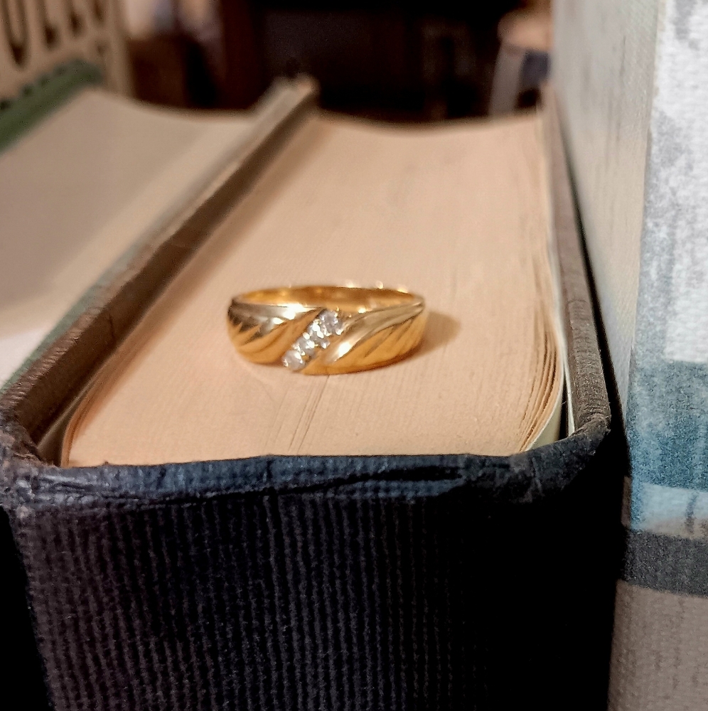 10k Diamond Wedding Band.Firm.